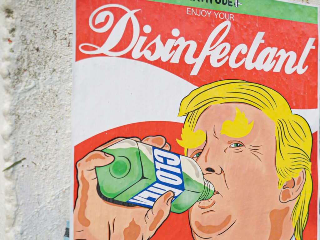 Le président avait mentionné que de boire du désinfectant pourrait soigner la COVID-19.