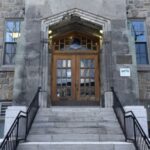 L'entrée principale au Collège Stanislas à Montréal.